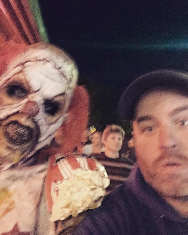 james-clown-selfie